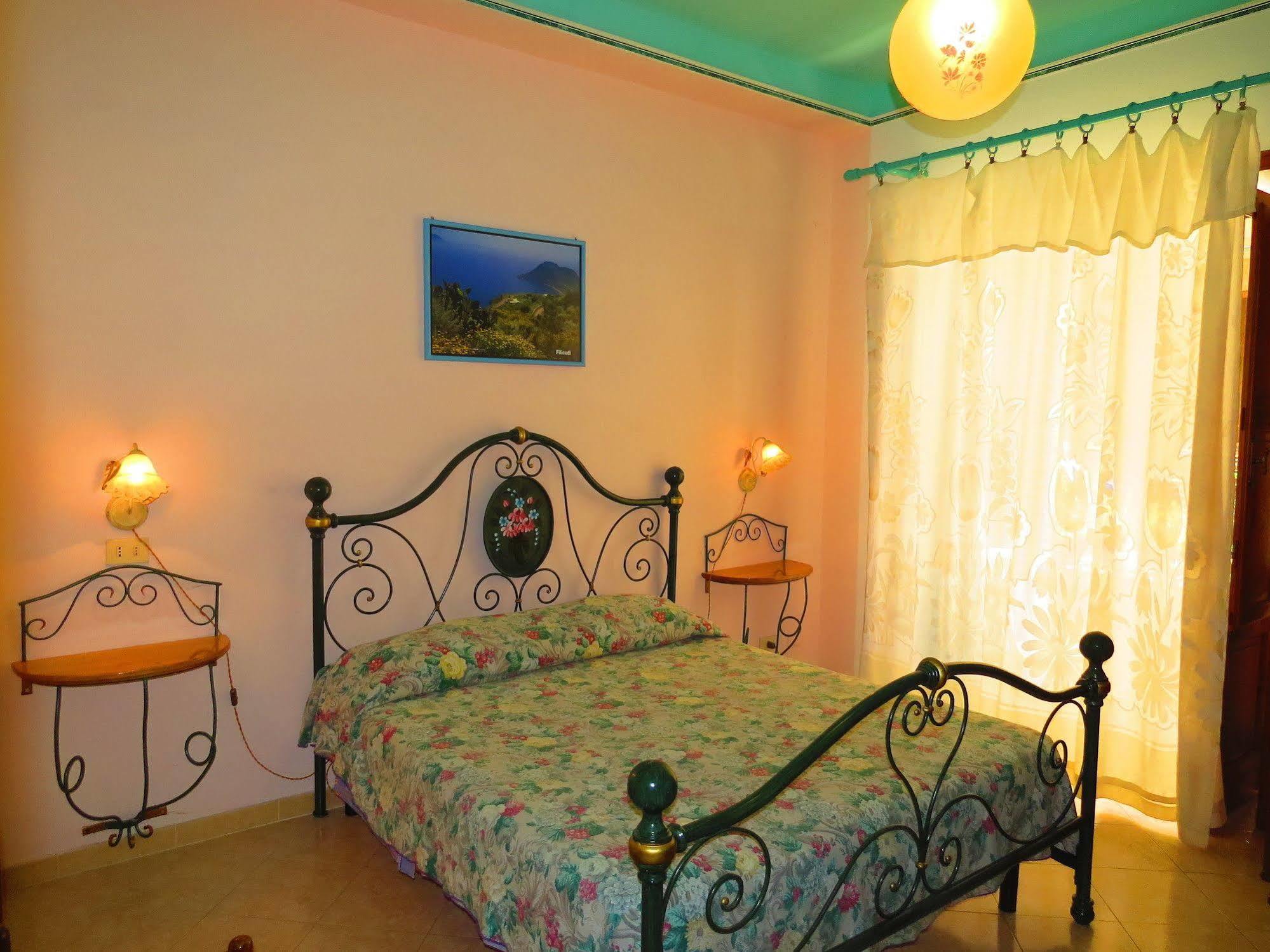 Casa Vittorio B&B Lipari  Zewnętrze zdjęcie